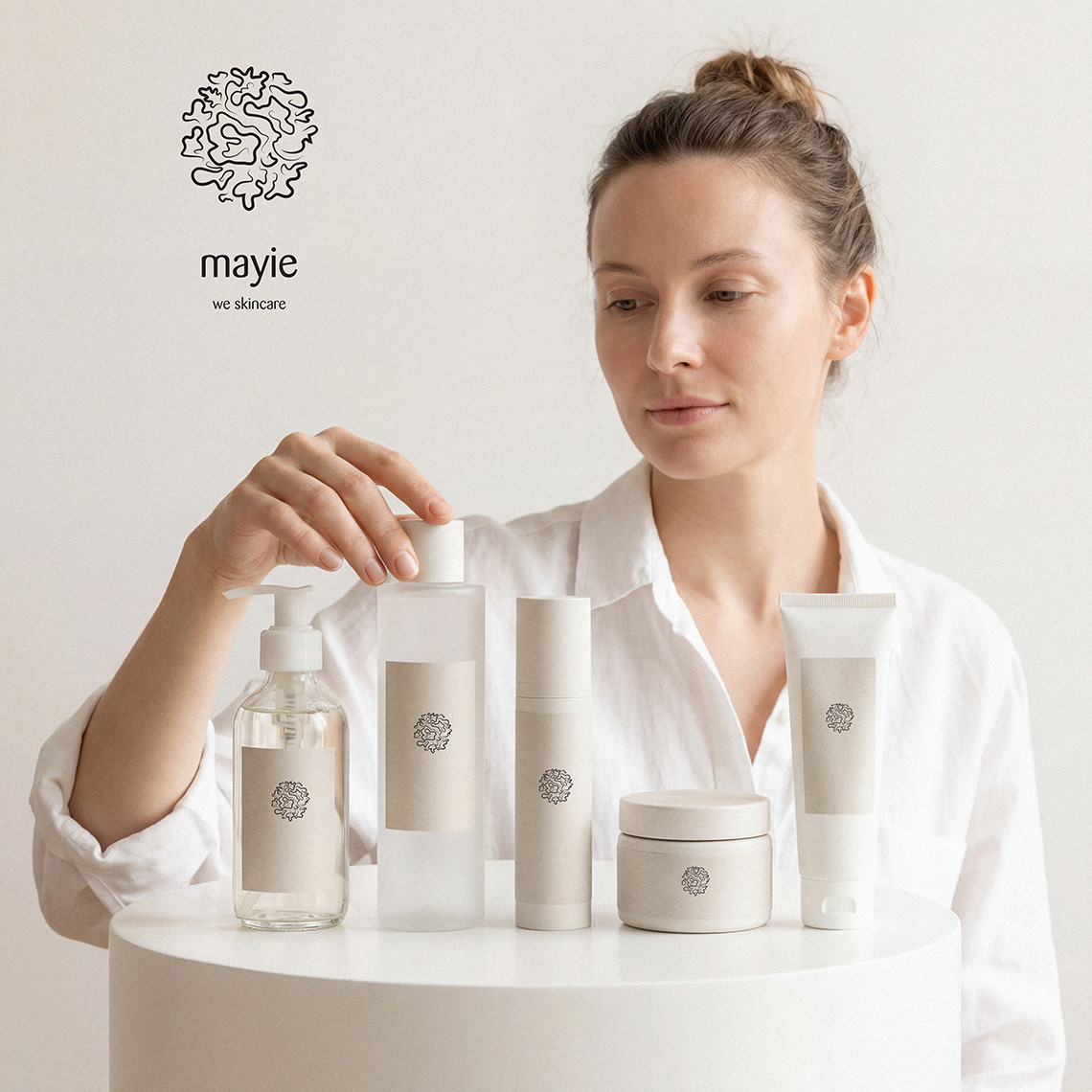 Rutina completă Mayie, în 5 pași, în care tu alegi produsele preferate pentru tenul tău.